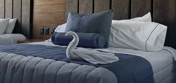 Literie BED dans une chambre d’hôtel